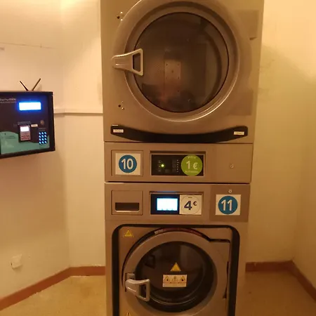 Face 3 Personnes * פורנישי